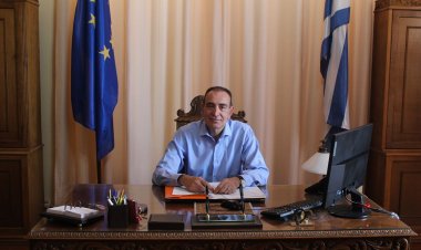 Mayor of Syros: Μήνυμα Δημάρχου Σύρου - Ερμούπολης Νίκου Λειβαδάρα για «την Ημέρα του Νοσηλευτή»