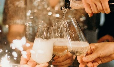 Coronavirus - Fêtes 2020: Πώς θα κάνουμε ρεβεγιόν τα Χριστούγεννα!! 6 βασικοί κανόνες!!