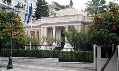 Coronavirus pandemic: Σύσκεψη στο Μέγαρο Μαξίμου για την επιδημιολογική κατάσταση στη χώρα