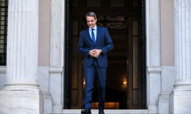 Politics after COVID-19:Το σχέδιο του Μαξίμου για «ανοιχτό καλοκαίρι» και την ημερομηνία που έχει… κυκλωθεί για τις εκλογές!