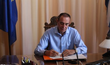 Mayor of Syros: Επιστολή Δημάρχου Σύρου - Ερμούπολης προς την Υπουργό Πολιτισμού με αφορμή την κατάρρευση κτιρίου στην Ερμούπολη