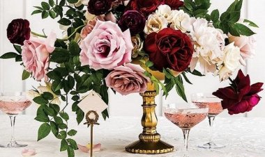 Χρόνια Πολλά στις εορτάζουσες και τους εορτάζοντες από τον Αλέξανδρο Κουκά