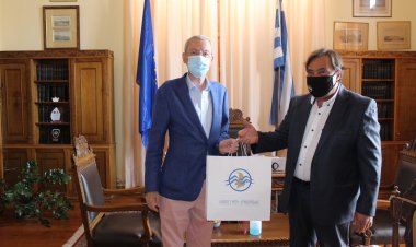 Municipality of Syros: Συνάντηση του Αντιδημάρχου Μηνά Αληφραγκή με τον Πρέσβη της Ρουμανίας