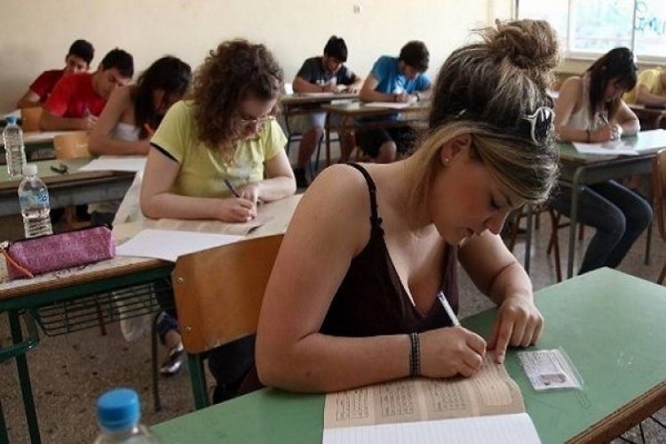 Με το απολυτήριο η εισαγωγή στα πανεπιστήμια