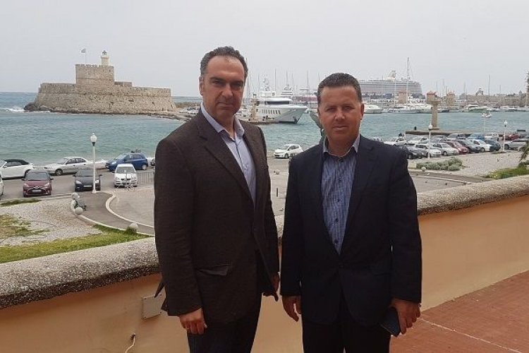 Με αδιάλειπτη προσπάθεια  και σύνθεση δυνάμεων είναι εφικτή η λειτουργία αφαλατώσεων στα άνυδρα νησιά του Ν. Αιγαίου