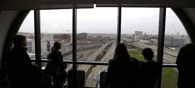 Δήμαρχοι επέστρεψαν στα θρανία -«Σχολή» τους μαθαίνει πώς να κάνουν τη δουλειά τους