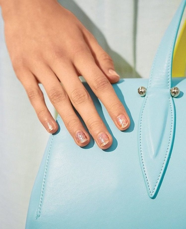 5 Tips που πρέπει να γνωρίζετε, για μεγαλύτερη διάρκεια στο μανικιούρ το καλοκαίρι!!