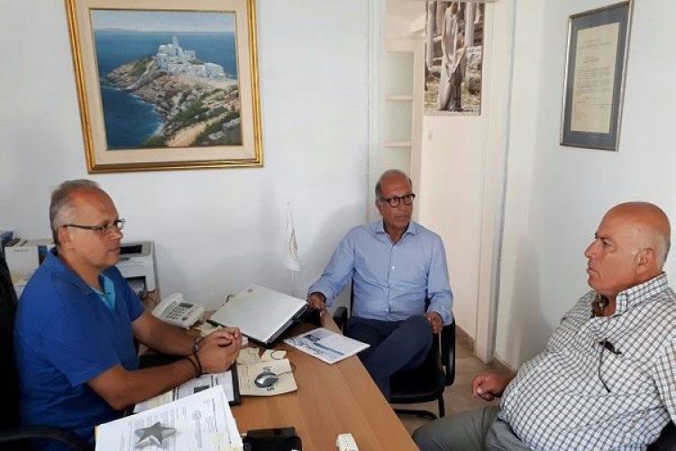 Επί τάπητος τα έργα της Σίφνου - "Στο νησί των ποιητών", ο Γιώργος Λεονταρίτης