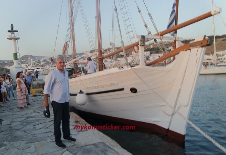 Το θρυλικό ιστιοφόρο της Κυκλαδικής ναυτοσύνης «Ευαγγελίστρια» ναυλοχεί πλέον στο quai της Μυκόνου (εικόνες & videos)