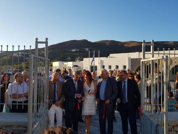 Στο νησί του απέραντου γαλάζιου ο Περιφερειάρχης, Γ. Χατζημάρκος, εγκαινίασε το νέο σχολικό συγκρότημα Νηπιαγωγείου – Δημοτικού Σχολείου Αιγιάλης Αμοργού