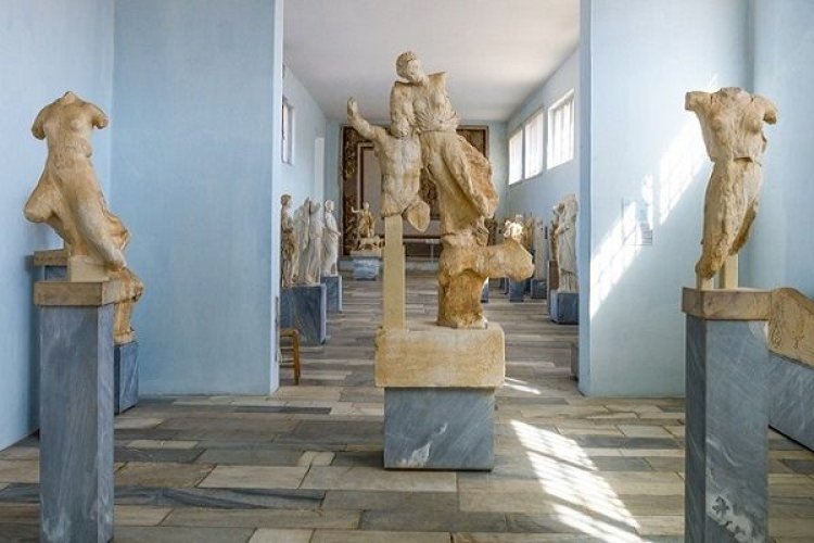 Ανω των 100 εκατ. ευρώ τα έσοδα από τα μουσεία