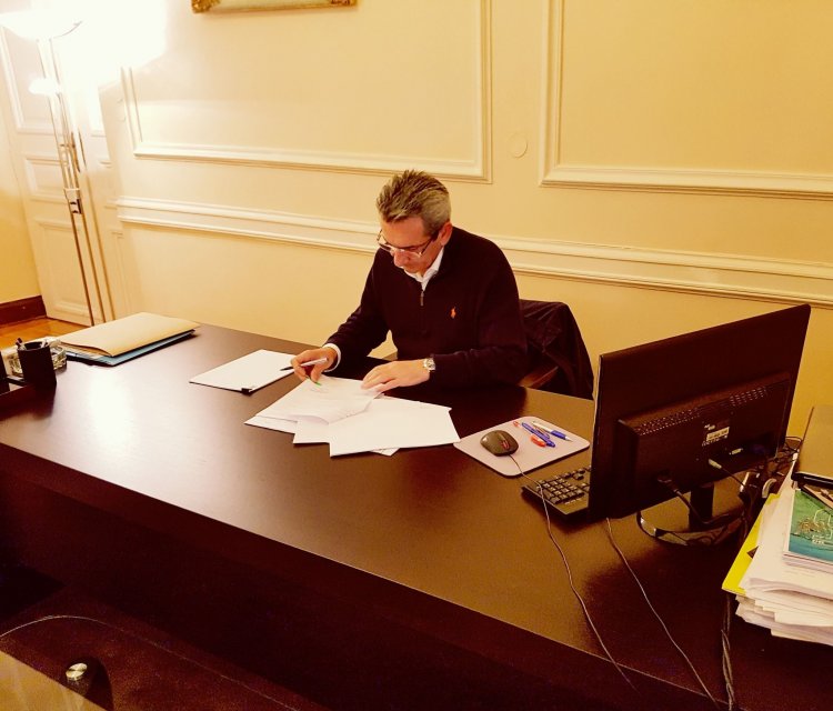 Αποκατάσταση της πλατείας Ιερού Ναού Αγίου Νικολάου Τρυπητής Μήλου, με δαπάνη και φορέα υλοποίησης την Περιφέρεια Νοτίου Αιγαίου