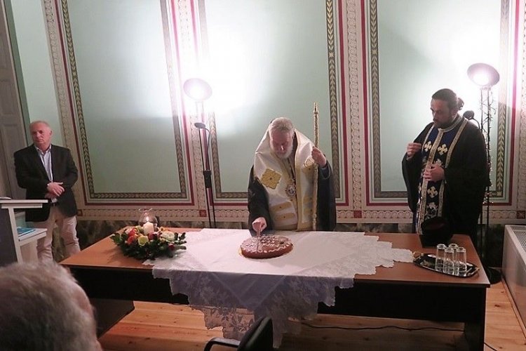 "Είστε ο Μητροπολίτης της καρδιάς μας" με αυτά τα λόγια ο πρόεδρος του Εργατοϋπαλληλικού Κέντρου Κυκλάδων προσφώνησε και τίμησε χθες το Σεβασμιώτατο κ. Δωρόθεο Β'