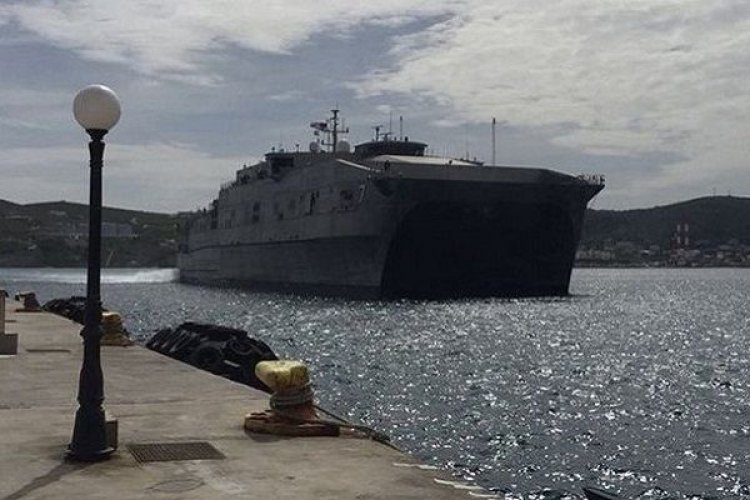 Στη Σύρο αγκυροβόλησε το ταχύπλοο του Αμερικανικού Ναυτικού CarsonCity-  Ευχαριστίες Πάιατ προς Χατζημάρκο για τη στήριξή του