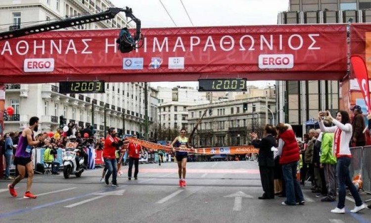 Πρώτη θέση στον ημιμαραθώνιο της Αθήνας η Ελευθερία Πετρουλάκη, καλές εμφανίσεις για τους αθλητές του Α.Ο. Μυκόνου