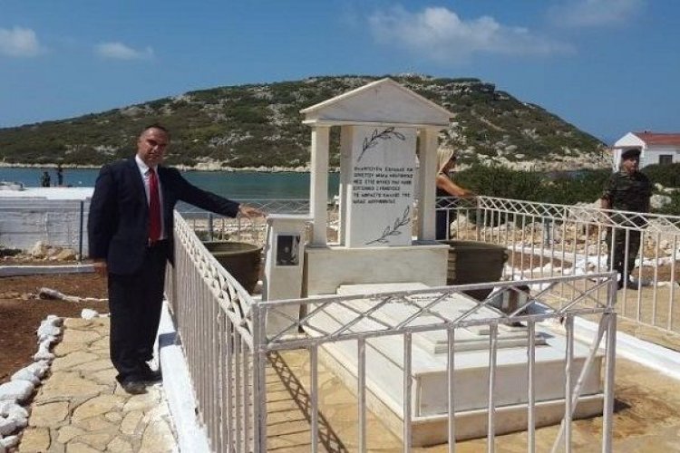 Μια επιγραφή στη νήσο Ρω …