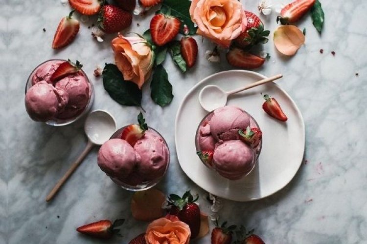 Έρευνα αισιοδοξίας: «Το παγωτό ως πρωινό διώχνει τον εκνευρισμό και ενεργοποιεί σώμα και μυαλό»