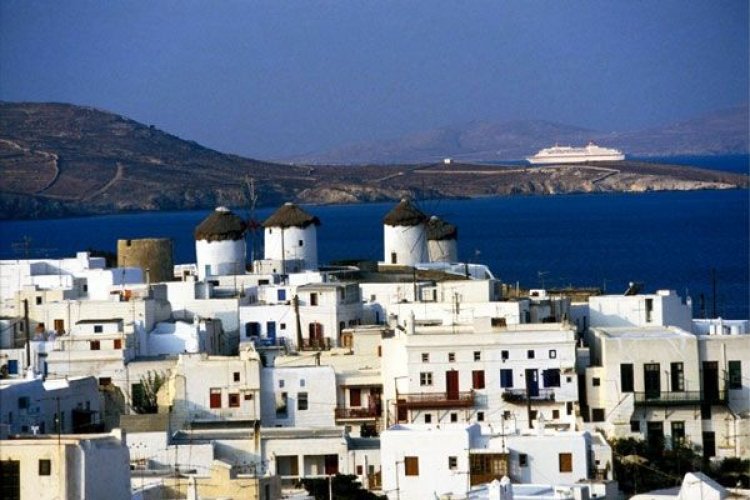 Η ιστορία της Ρωξάνης στη Μύκονο και πώς η Airbnb έχει γίνει εφιάλτης για πολλούς Έλληνες