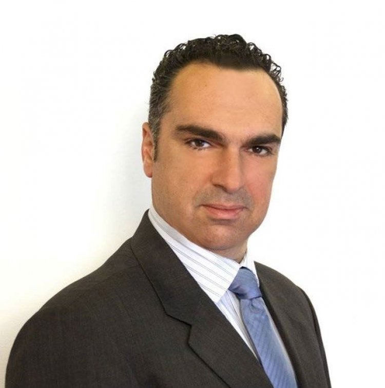 Η ΠΡΩΤΗ ΜΕΡΑ ΕΝΟΣ ΟΝΟΜΑΤΟΣ