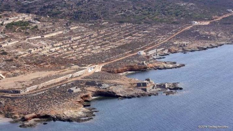 Κατεδαφίζονται τα αυθαίρετα της Μακρονήσου, που αλλοιώνουν τον ιστορικό χαρακτήρα του νησιού