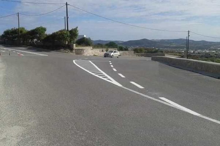 Βελτίωση και συντήρηση ηλεκτροφωτισμού επαρχιακού οδικού δικτύου Μήλου, από την Περιφέρεια Νοτίου Αιγαίου