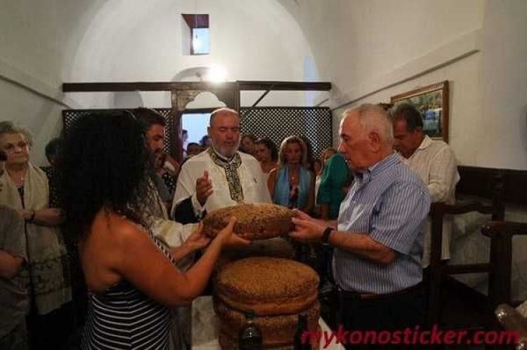 Πανηγυρικός εόρτιος εσπερινός της Μεταμορφώσεως του Σωτήρος στη Σκάρπα Μυκόνου (εικόνες & videos)