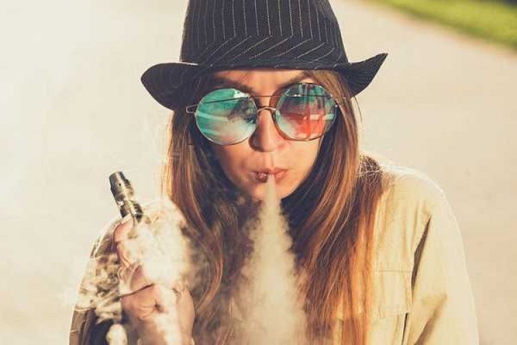 Το ηλεκτρονικό τσιγάρο μπορεί να κάνει κακό στους πνεύμονες σε βάθος χρόνου!!