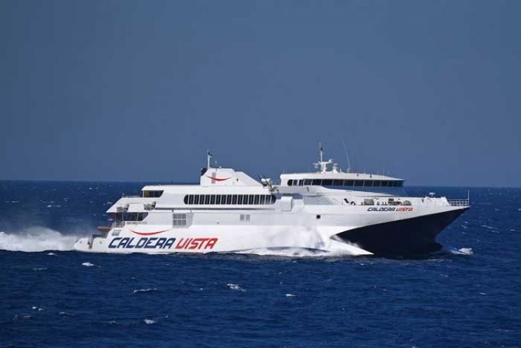 Στο λιμάνι της Νάξου προσέκρουσε το ταχύπλοο «Caldera Vista»