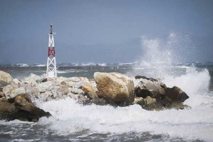 Τραγωδία στην Τήνο - Τοίχος καταπλάκωσε 2 άνδρες στην Τήνο - Ανασύρθηκαν νεκροί οι δύο εργάτες