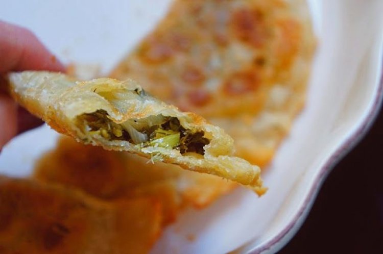 Χορτοπιτάκια στο τηγάνι (βήμα-βήμα)