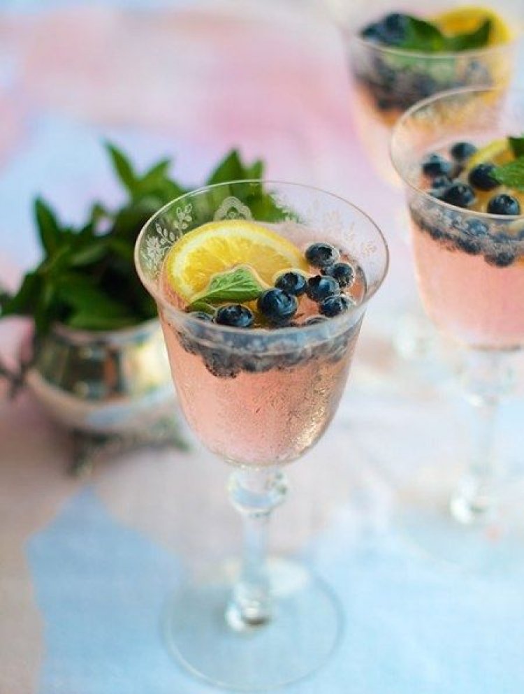 Mykonos Breeze! Refreshing  Cocktail με λιγότερες από 180 θερμίδες...