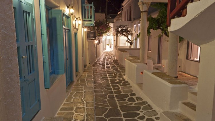 Επιτροπή Αισθητικής: Δεν επιτρέπονται ολισθηρά υλικά (βαφής) και κάθετες επιγραφές