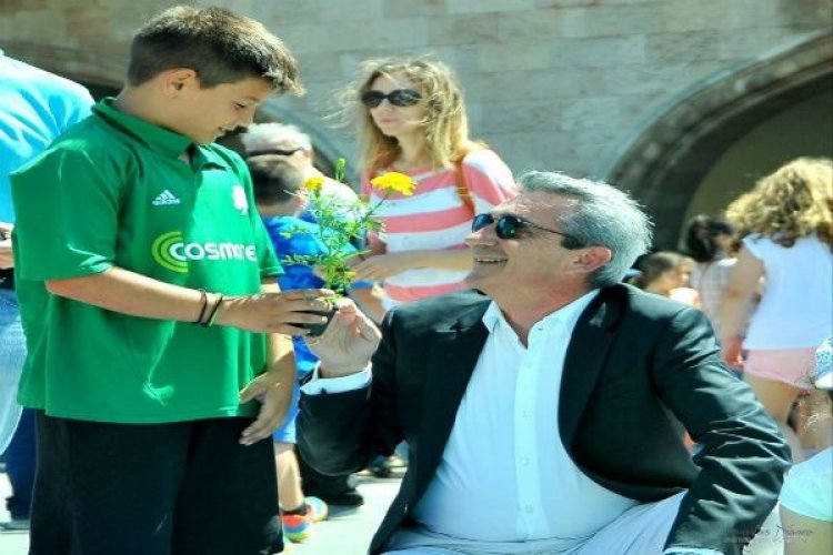 «Η γη είναι στα χέρια σου»! Η Περιφέρεια Ν. Αιγαίου, μαζί με εκατοντάδες παιδιά, σε όλα τα νησιά, γιόρτασε την Παγκόσμια Ημέρα Περιβάλλοντος