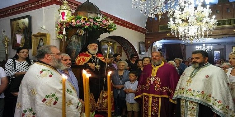 Μέγας Πανηγυρικός Αρχιερατικός Εσπερινός στον Ιερό Ναό Αγίας Κυριακής Μυκόνου (εικόνες-βίντεο)