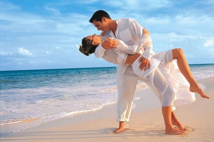 Έρωτες του καλοκαιριού: Η μεγάλη ευκαιρία ή απλά μια περιπέτεια;