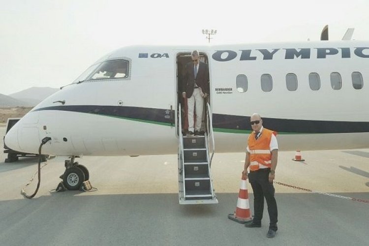 Στην πρώτη πτήση που προσγειώθηκε στο νέο αεροδρόμιο της Πάρου, επέβαινε ο Περιφερειάρχης Νοτίου Αιγαίου Γ. Χατζημάρκος