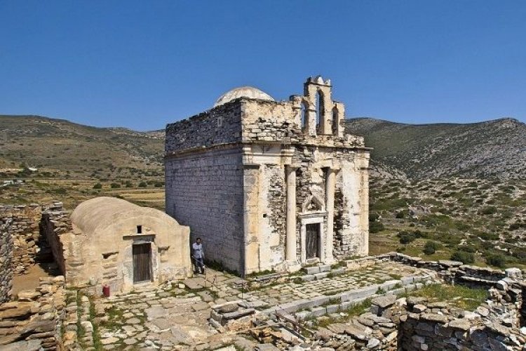 Ναός Επισκοπής Σικίνου: Στην διάσωση του εξέχουσας σημασίας αρχαιολογικού μνημείου, προχωρά η Περιφέρεια Νοτίου Αιγαίου