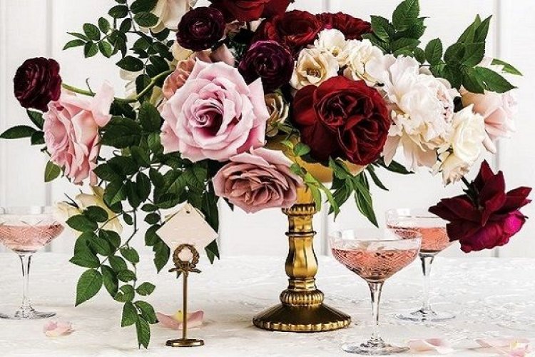 Χρόνια Πολλά στις εορτάζουσες και τους εορτάζοντες από τον Αλέξανδρο Κουκά