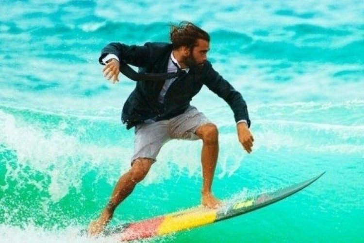 Οι θερινές διακοπές, απαραίτητες για τους «αλκοολικούς της εργασίας»