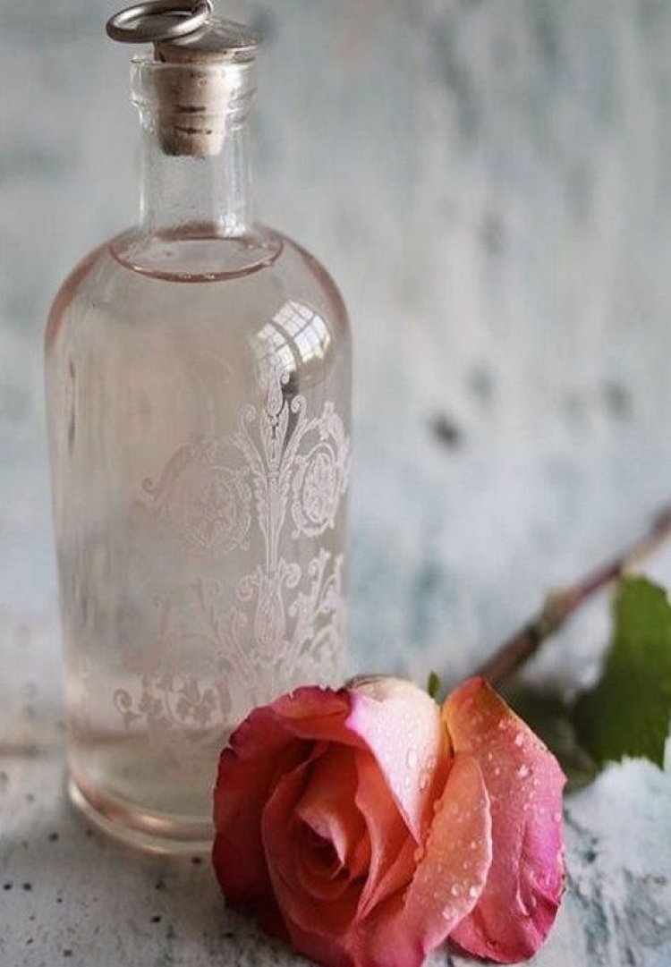 Πως φτιάχνουμε Ροδόνερο σπιτικό (βήμα-βήμα)