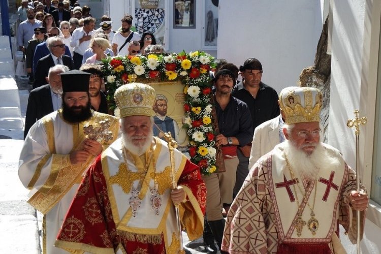 Πάνδημος εορτασμός της μνήμης του Νεομάρτυρα Μανουήλ στη Μύκονο (Pics & Videos)
