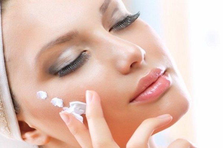 Ξέμεινες από γαλάκτωμα ντεμακιγιάζ; Υπάρχει η λύση στο ψυγείο σου!!