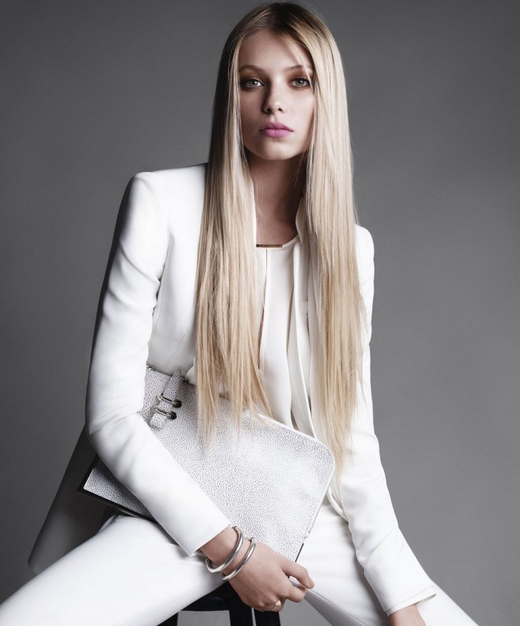 Ίσια μαλλιά χωρίς σίδερο και πιστολάκι!! (2 Μέθοδοι)