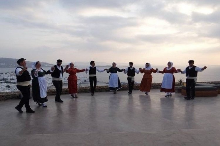 Ευχαριστήριο "Ανεμόμυλων" πρός τους χορηγούς δώρων στον Αποκριάτικο Χορό του συλλόγου