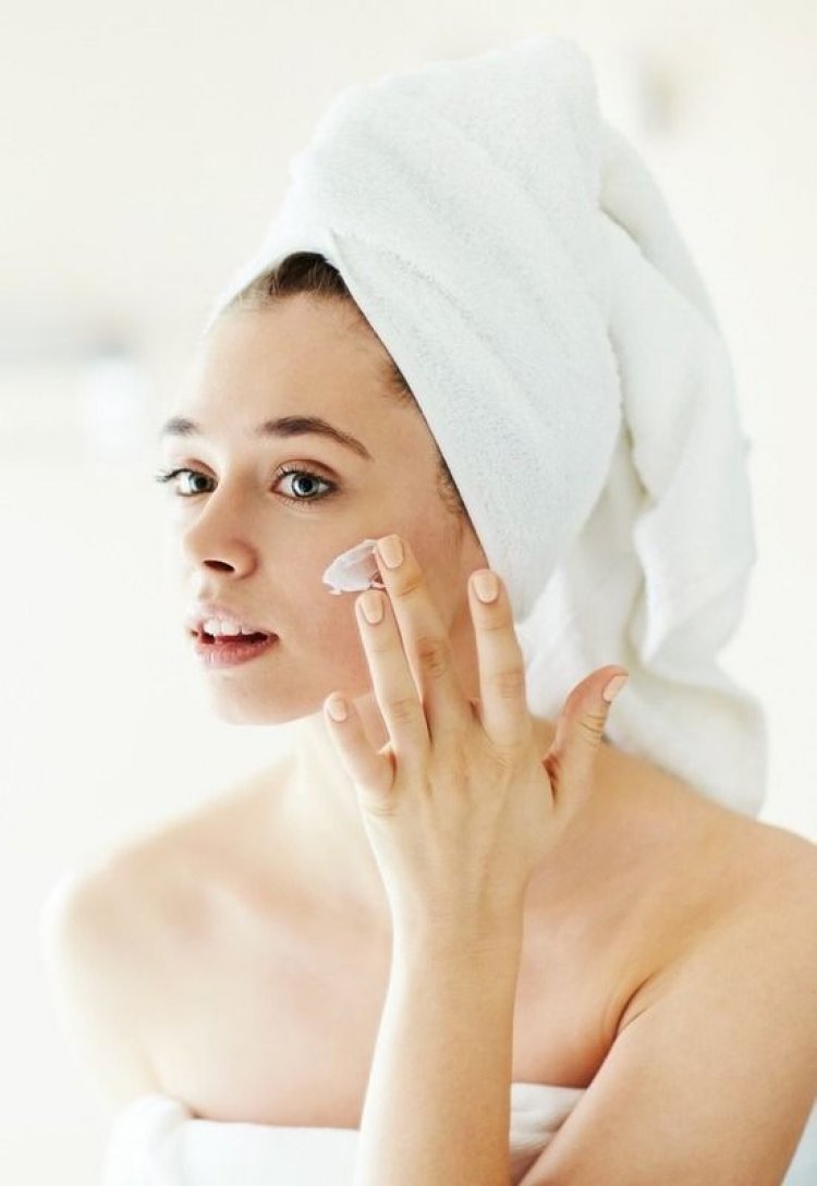 Πώς να βάζω κρέμα προσώπου; To Νο 1 λάθος που κάνετε με την ενυδατική σας!!