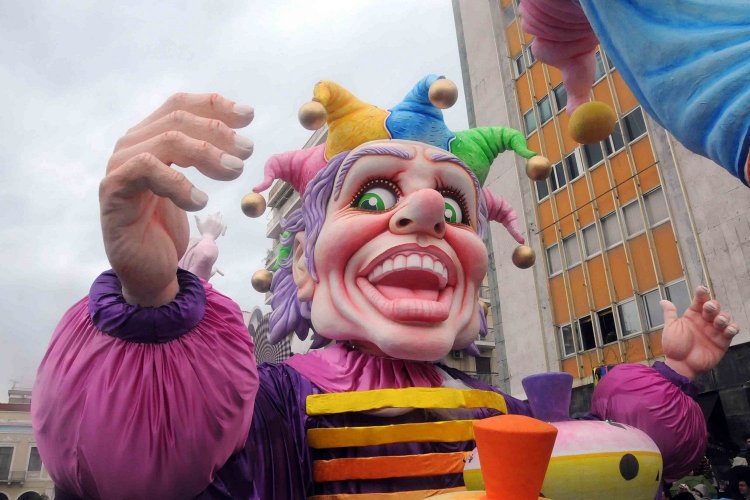 Αποκριάτικα ήθη και έθιμα, με foto album, που αναβιώνουν σε κάθε γωνιά της Ελλάδας (47 fotos)