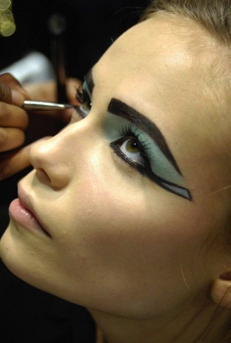 Αποκριάτικο Μακιγιάζ "Κλεοπάτρα" (βήμα - βήμα, Video)