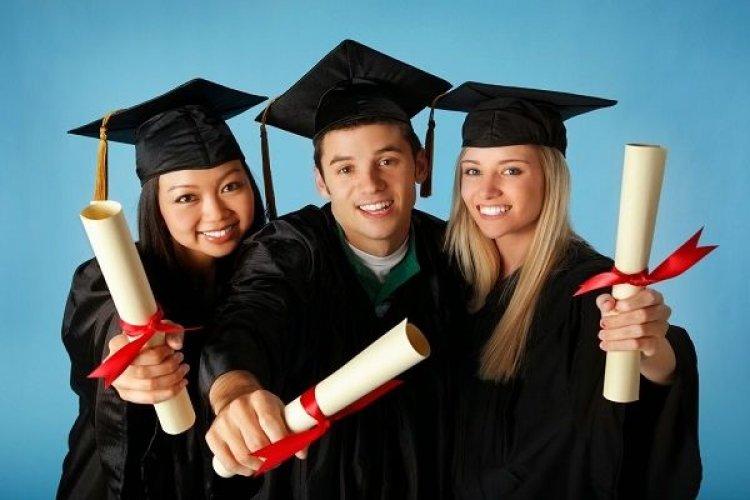 Κατοχυρώνονται τα επαγγελματικά δικαιώματα αποφοίτων ΑΕΙ