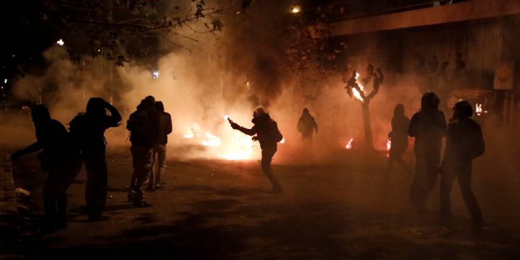 Δίωξη για κακούργημα στους 6 από τους 19 συλληφθέντες στα επεισόδια του Πολυτεχνείου