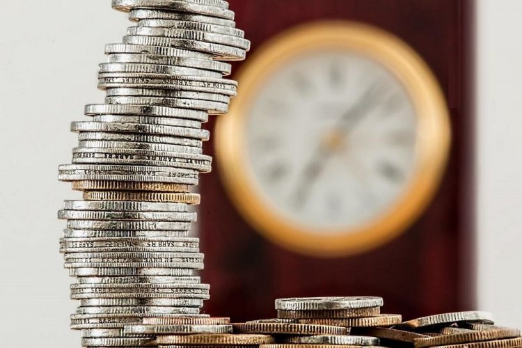 Αντικατάσταση χαρτοσήμου με έναν σύγχρονο φόρο στις συναλλαγές σχεδιάζει η ΑΑΔΕ